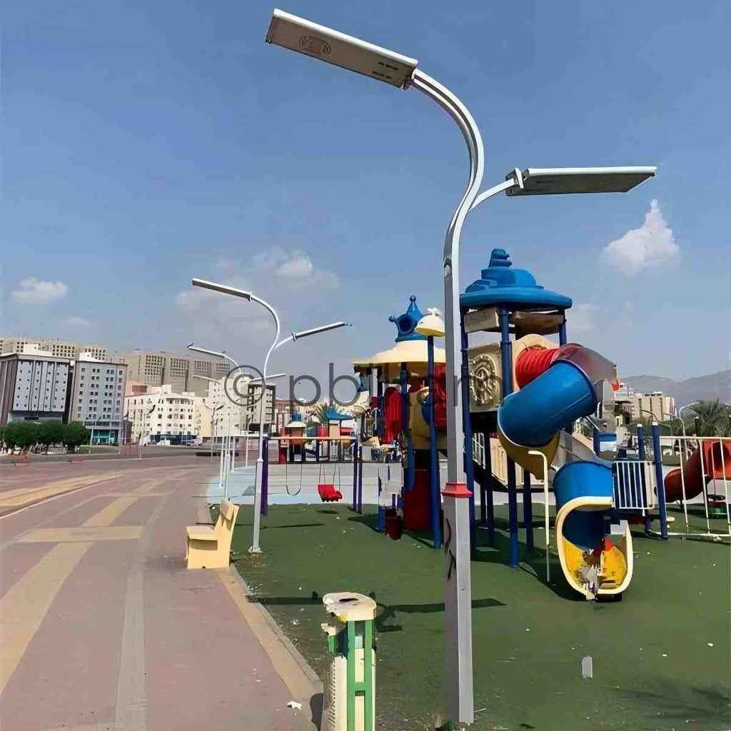 Integrated solar street light 30Wâââ€?RI‑STL Series - Ricon Lighting